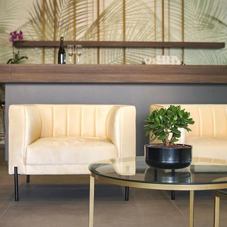 Residence Goldoni6 Suite Apartment リミニ エクステリア 写真