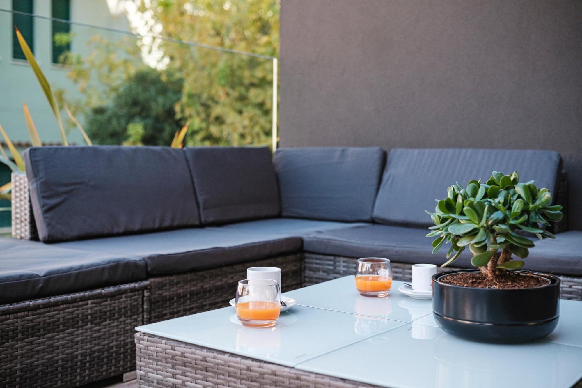 Residence Goldoni6 Suite Apartment リミニ エクステリア 写真